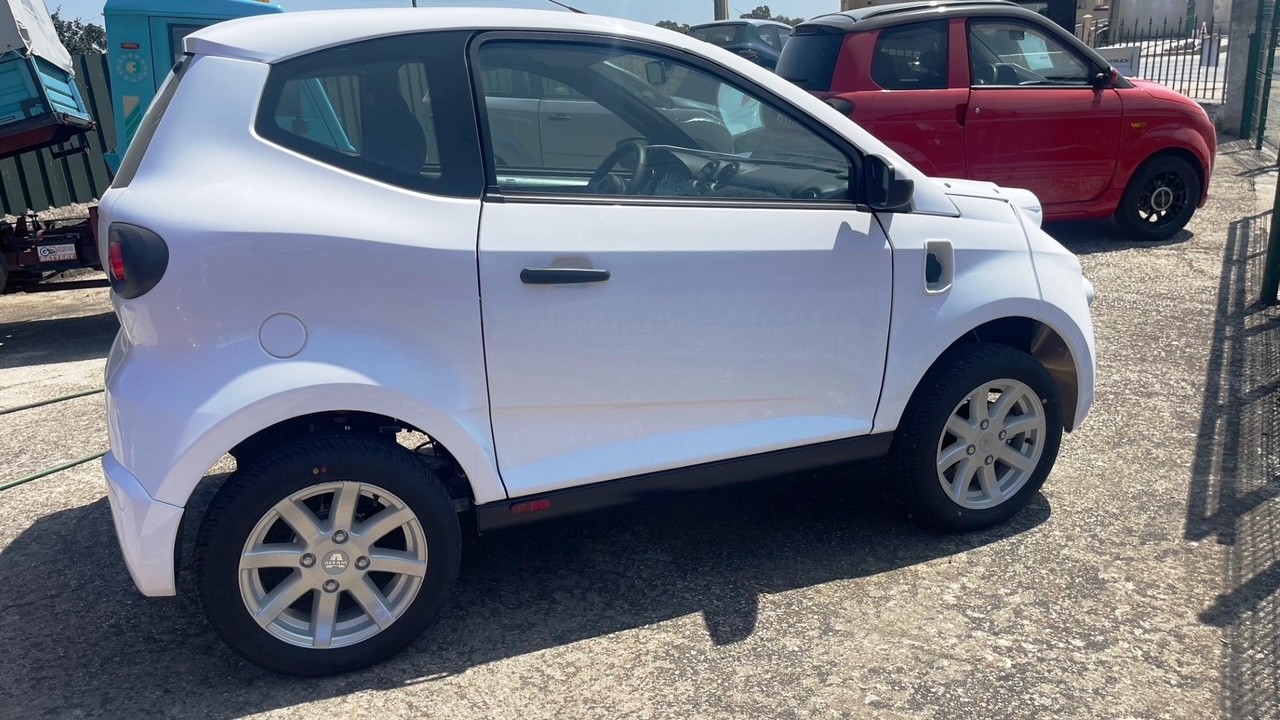 e-MINAUTO 100% eléctrico.                ****  VENDIDO  ****