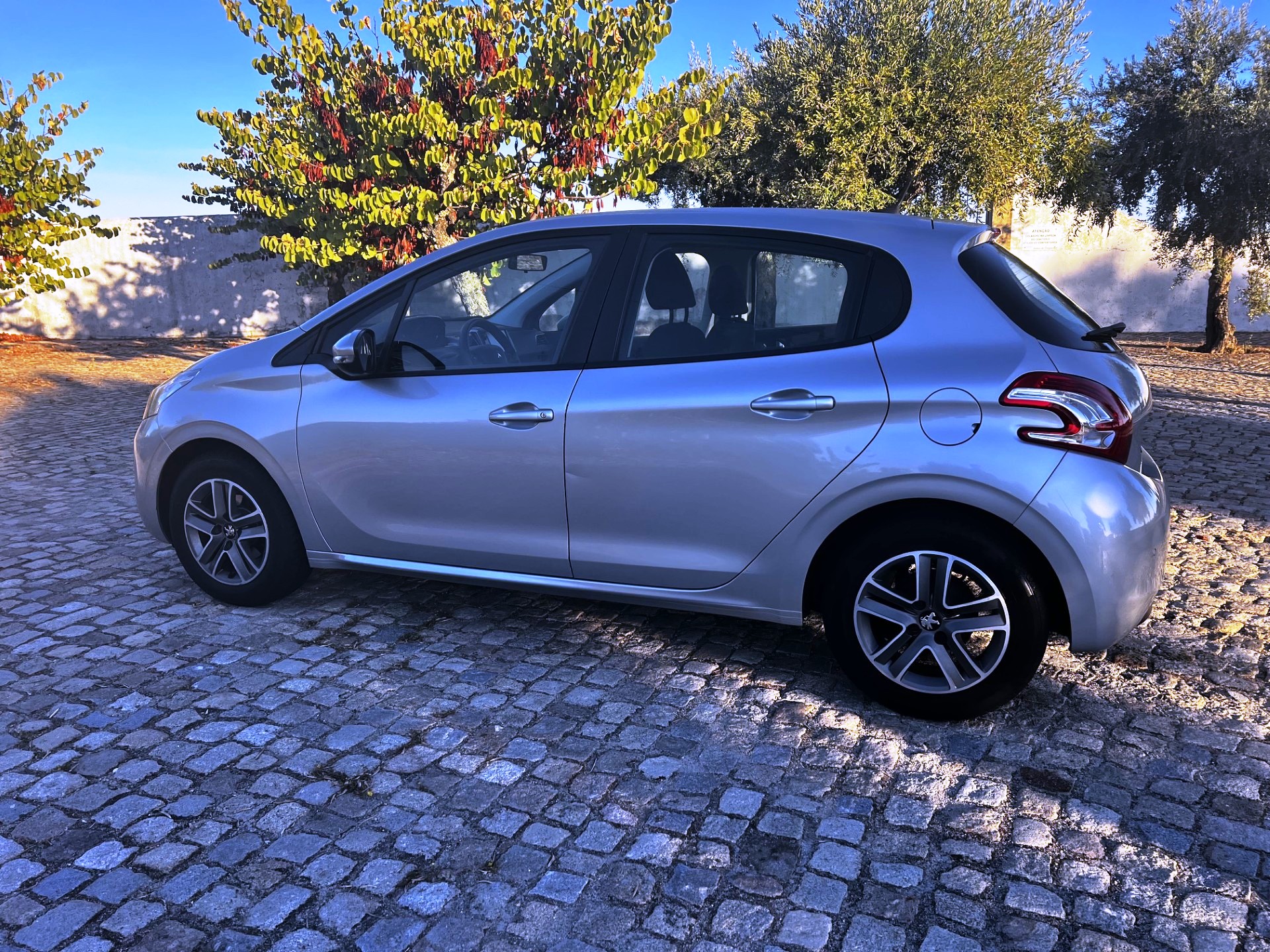 PEUGEOT 208   1.4 HDI