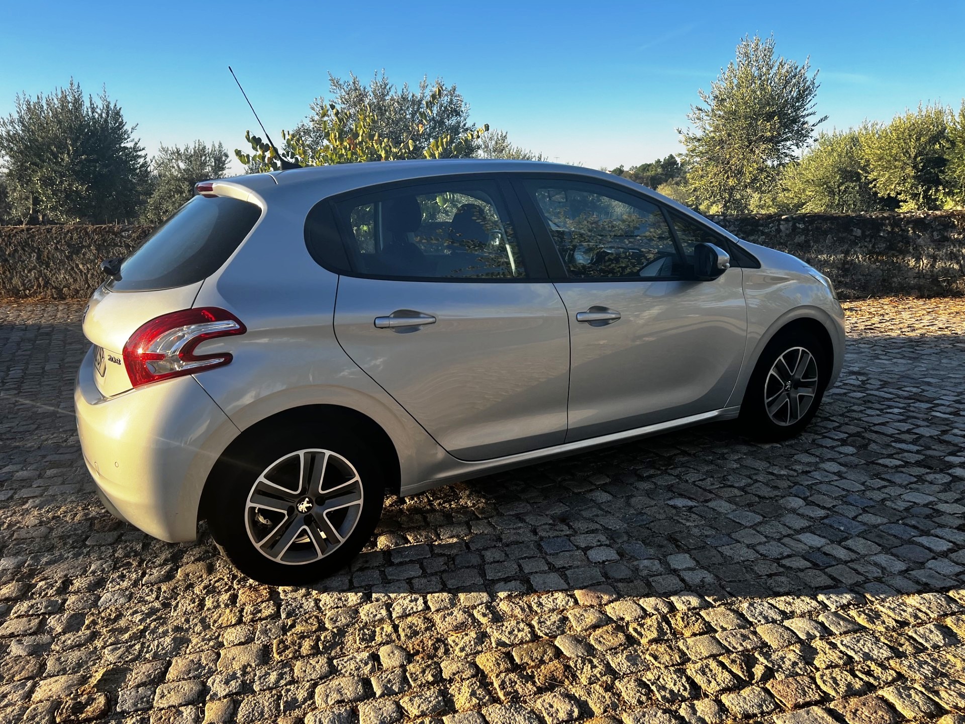 PEUGEOT 208   1.4 HDI