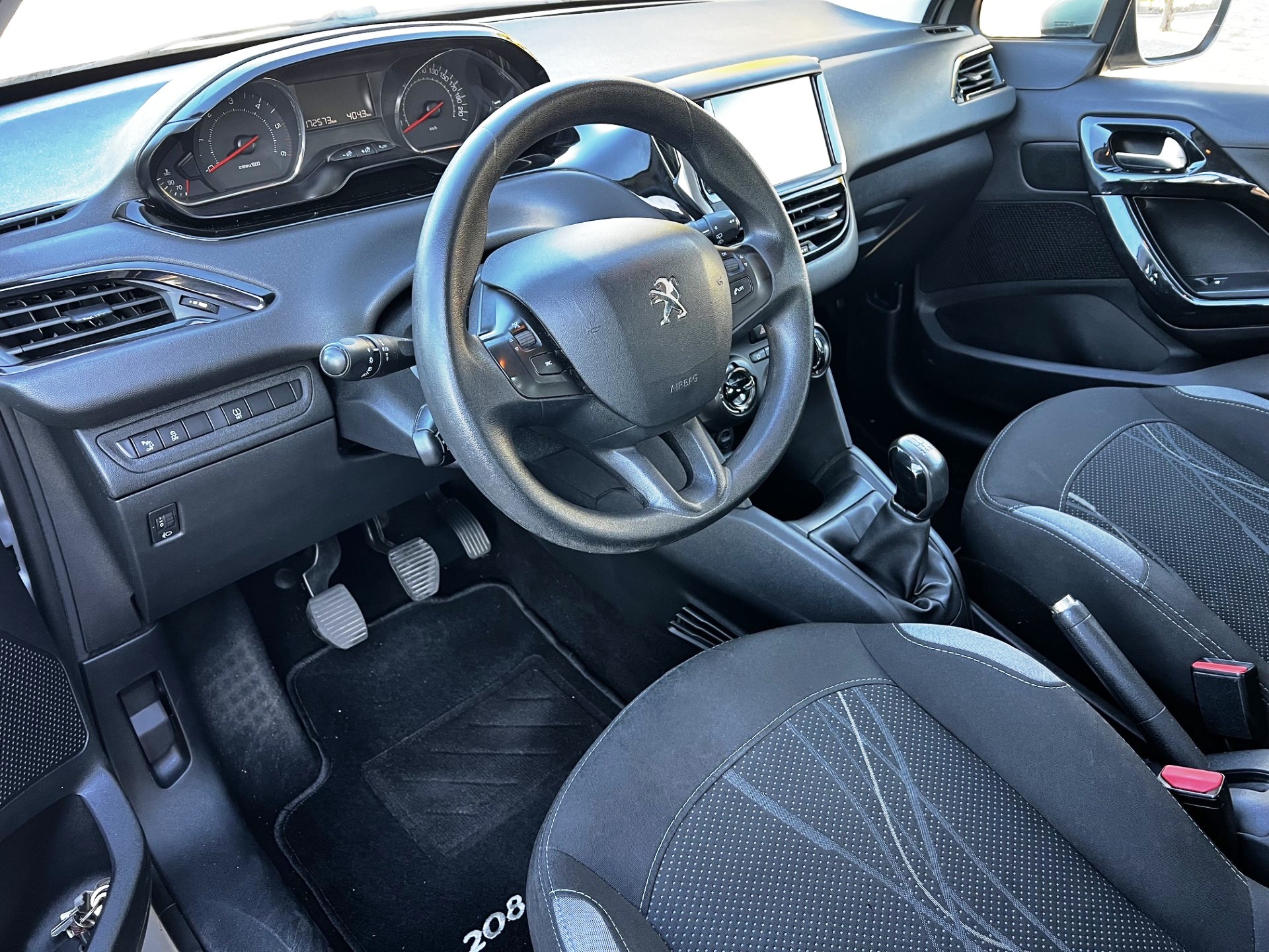 PEUGEOT 208   1.4 HDI